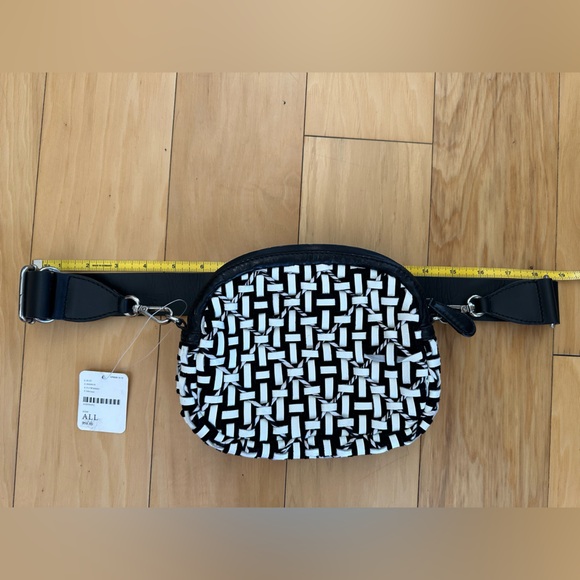 FREE PEOPLE MARBELLA CONVERTIBLE BELT BAG NWT - Picture 2 of 15